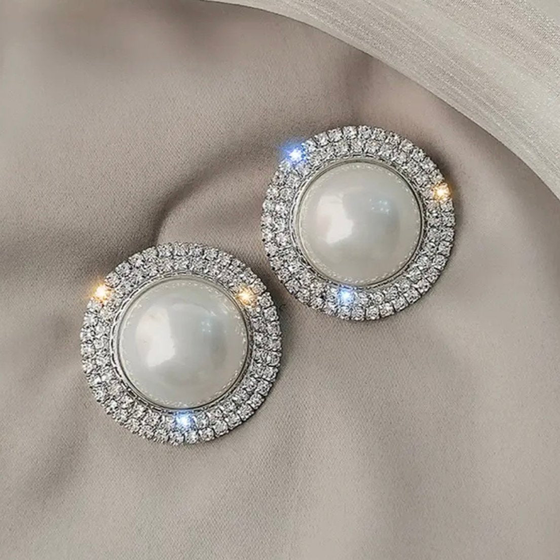 Pearl Stud